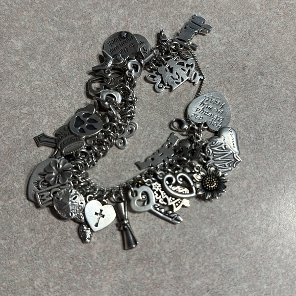 James Avery charm bracelet - Picture 3 of 3